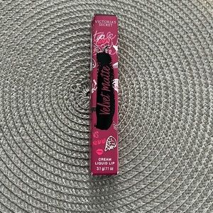 Victoria’s Secret Velvet Matte cream liquid lip, color Magnetic bundle of 2